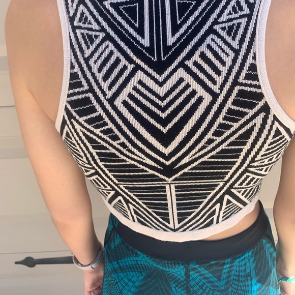 F21 Crop Top - Picture 3 of 3